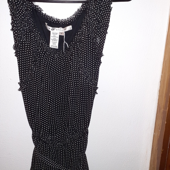 Clothes - Picture 2 of 5